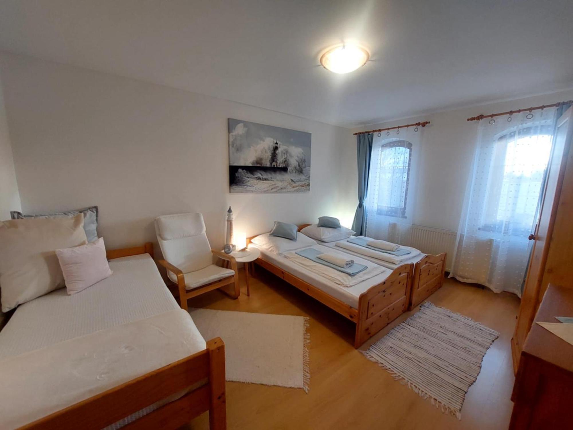 Idylicky Rodinny Penzion Arkadia Pri Dunajskej Cyklotrase Kyselica Buitenkant foto