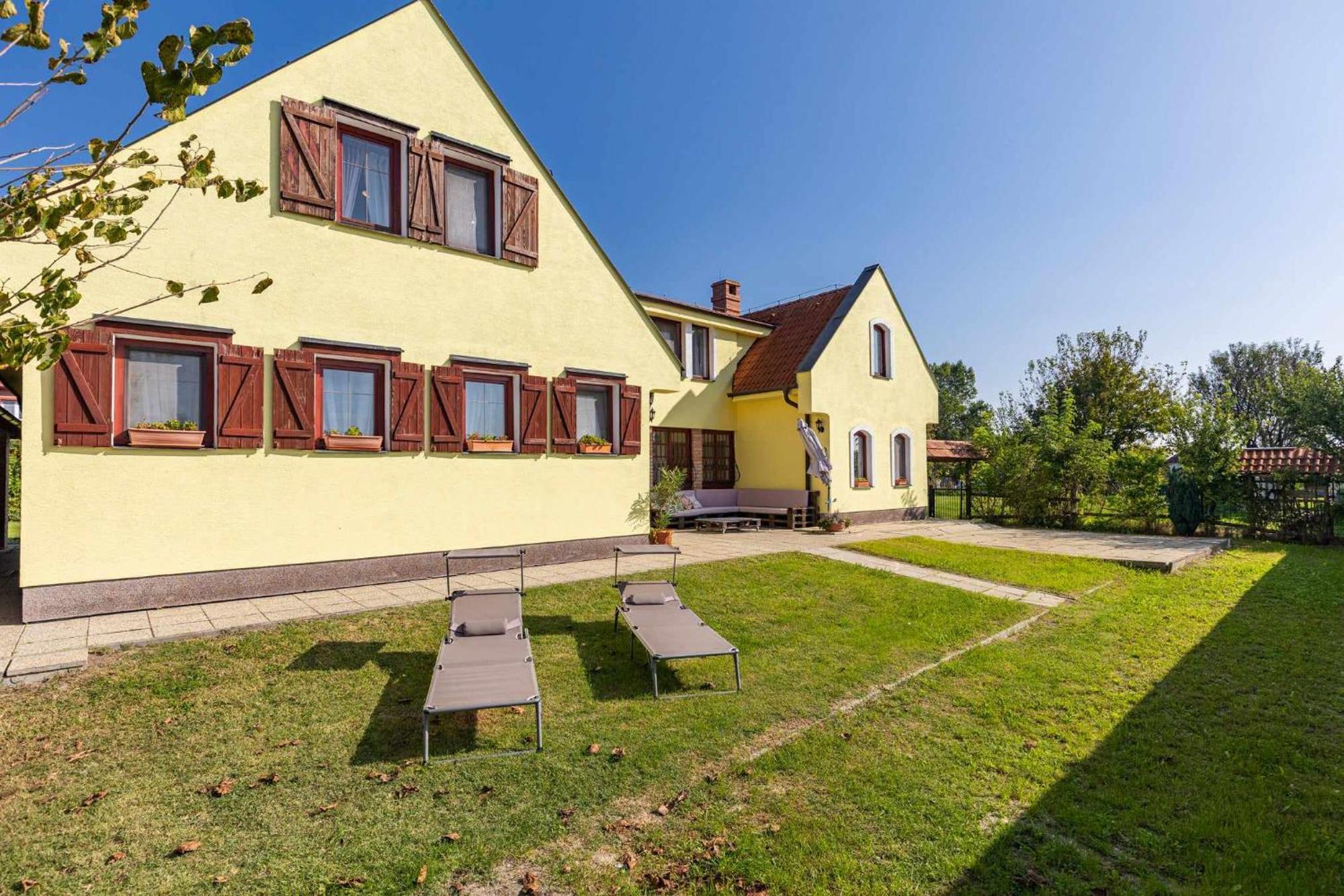 Idylicky Rodinny Penzion Arkadia Pri Dunajskej Cyklotrase Kyselica Buitenkant foto